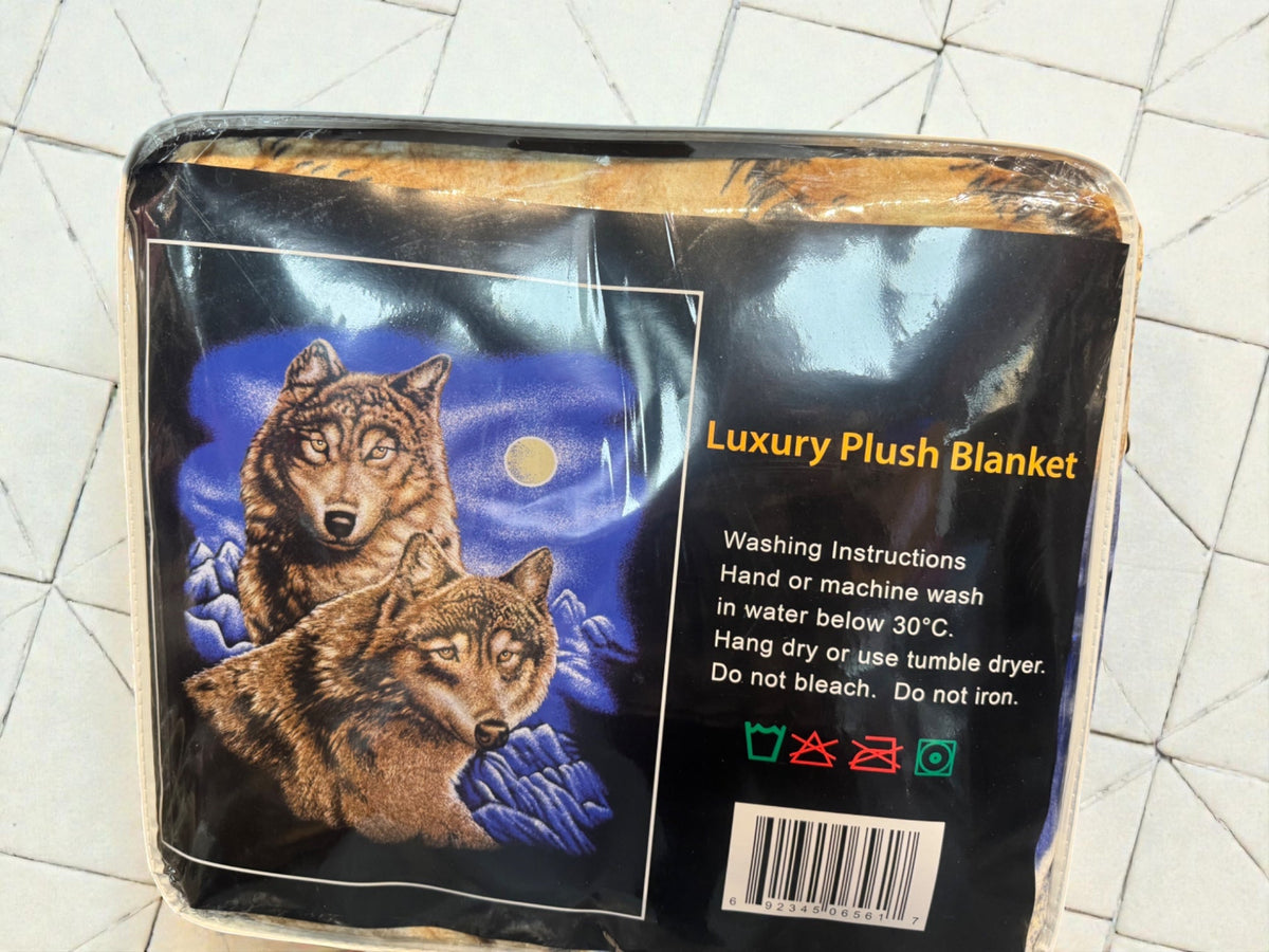 2-Wolfs Queen Size Blanket